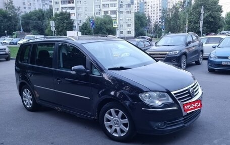 Volkswagen Touran III, 2007 год, 630 000 рублей, 2 фотография
