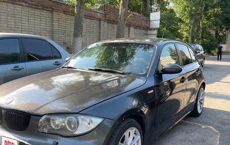 BMW 1 серия, 2006 год, 550 000 рублей, 2 фотография