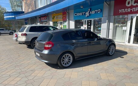 BMW 1 серия, 2006 год, 550 000 рублей, 13 фотография