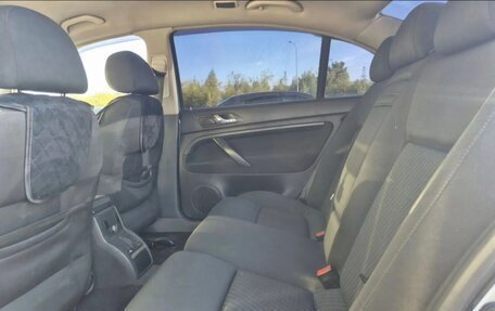 Skoda Superb III рестайлинг, 2007 год, 400 000 рублей, 13 фотография