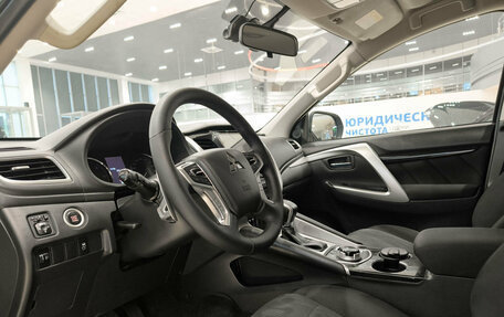 Mitsubishi Pajero Sport III рестайлинг, 2018 год, 2 790 000 рублей, 20 фотография