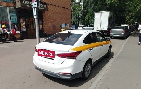 Hyundai Solaris II рестайлинг, 2018 год, 630 000 рублей, 3 фотография