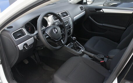 Volkswagen Jetta VI, 2018 год, 1 560 000 рублей, 6 фотография