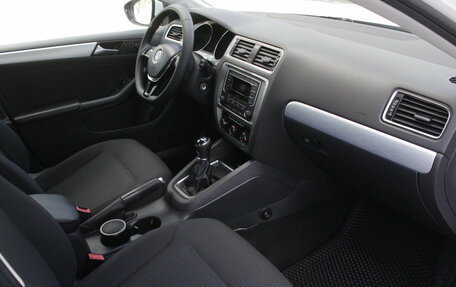 Volkswagen Jetta VI, 2018 год, 1 560 000 рублей, 5 фотография