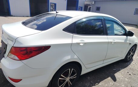 Hyundai Solaris II рестайлинг, 2013 год, 720 000 рублей, 3 фотография