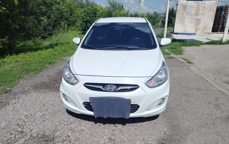 Hyundai Solaris II рестайлинг, 2013 год, 720 000 рублей, 5 фотография