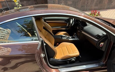 Mercedes-Benz E-Класс, 2011 год, 1 900 000 рублей, 8 фотография