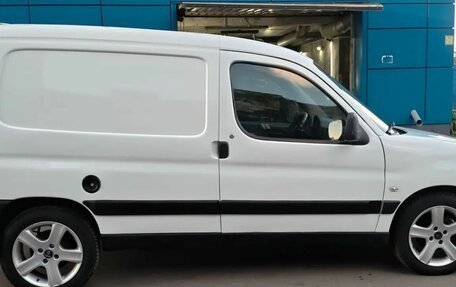 Peugeot Partner II рестайлинг 2, 2010 год, 375 000 рублей, 4 фотография