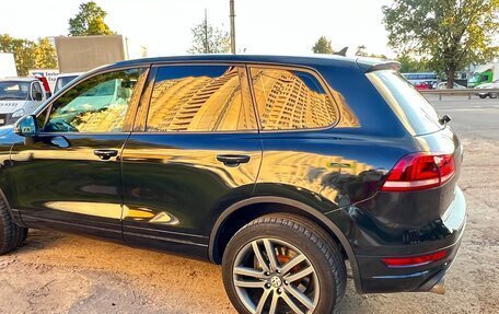 Volkswagen Touareg III, 2010 год, 1 480 000 рублей, 2 фотография