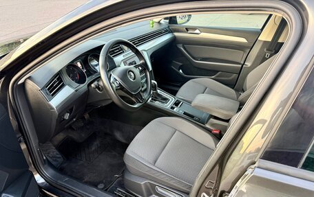 Volkswagen Passat B8 рестайлинг, 2018 год, 2 050 000 рублей, 13 фотография