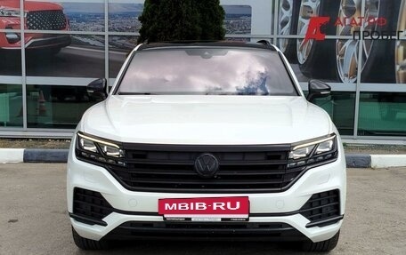 Volkswagen Touareg III, 2018 год, 4 500 000 рублей, 2 фотография