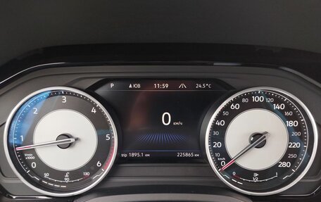 Volkswagen Touareg III, 2018 год, 4 500 000 рублей, 13 фотография
