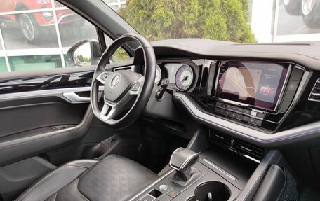 Volkswagen Touareg III, 2018 год, 4 500 000 рублей, 14 фотография