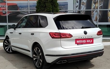 Volkswagen Touareg III, 2018 год, 4 500 000 рублей, 7 фотография