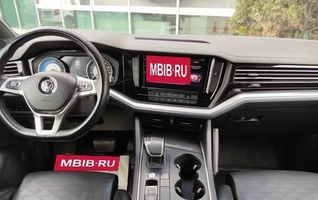 Volkswagen Touareg III, 2018 год, 4 500 000 рублей, 15 фотография