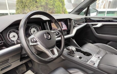 Volkswagen Touareg III, 2018 год, 4 500 000 рублей, 22 фотография