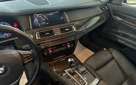 BMW 7 серия, 2015 год, 2 590 000 рублей, 19 фотография