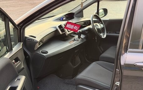 Honda Freed I, 2011 год, 930 000 рублей, 25 фотография
