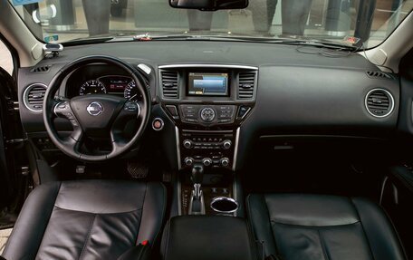 Nissan Pathfinder, 2016 год, 1 625 000 рублей, 16 фотография