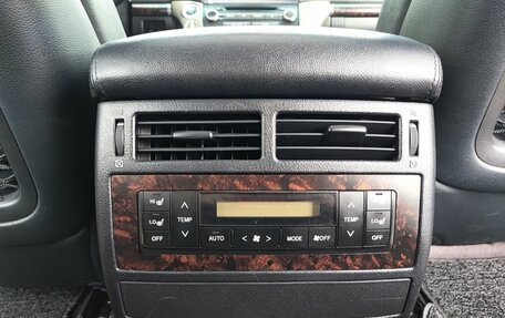 Toyota Land Cruiser 200, 2011 год, 3 120 000 рублей, 31 фотография
