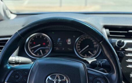 Toyota Camry, 2019 год, 2 900 000 рублей, 10 фотография