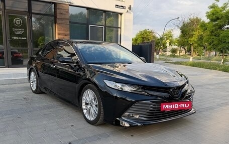 Toyota Camry, 2019 год, 2 900 000 рублей, 3 фотография