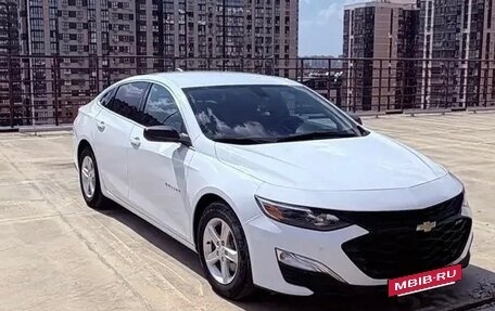Chevrolet Malibu IX, 2022 год, 1 680 000 рублей, 2 фотография