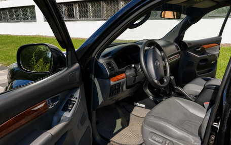 Toyota Land Cruiser Prado 120 рестайлинг, 2004 год, 1 540 000 рублей, 8 фотография