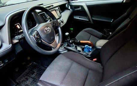 Toyota RAV4, 2019 год, 2 900 000 рублей, 6 фотография