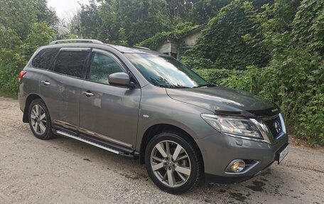 Nissan Pathfinder, 2015 год, 1 900 000 рублей, 3 фотография