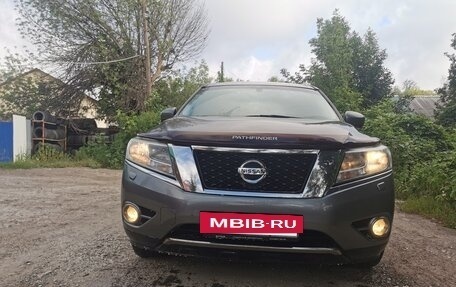 Nissan Pathfinder, 2015 год, 1 900 000 рублей, 2 фотография