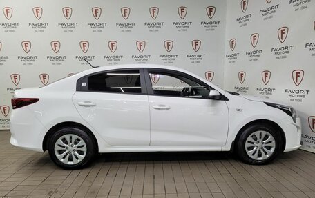 KIA Rio IV, 2021 год, 1 745 000 рублей, 4 фотография