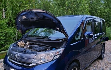Honda Stepwgn IV, 2017 год, 2 600 000 рублей, 3 фотография