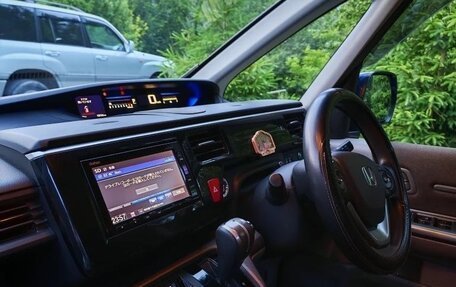 Honda Stepwgn IV, 2017 год, 2 600 000 рублей, 7 фотография