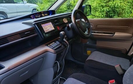 Honda Stepwgn IV, 2017 год, 2 600 000 рублей, 6 фотография