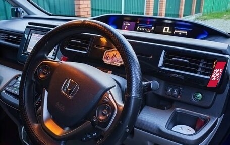 Honda Stepwgn IV, 2017 год, 2 600 000 рублей, 12 фотография