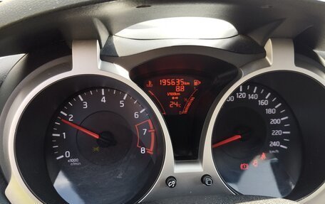 Nissan Juke II, 2013 год, 900 000 рублей, 11 фотография