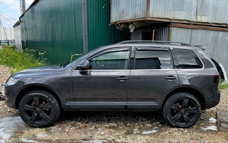 Volkswagen Touareg III, 2008 год, 1 700 000 рублей, 2 фотография