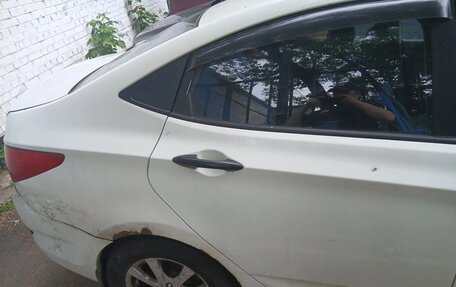 Hyundai Solaris II рестайлинг, 2013 год, 550 000 рублей, 1 фотография