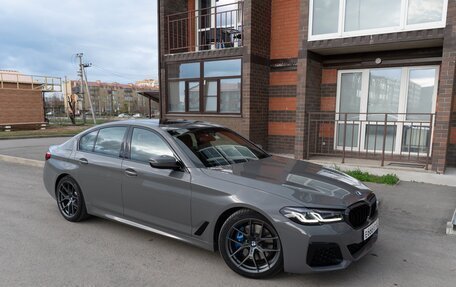 BMW 5 серия, 2021 год, 5 190 000 рублей, 2 фотография