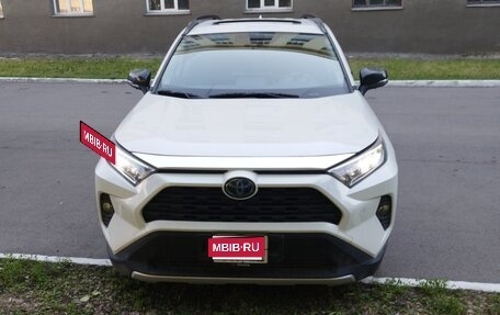 Toyota RAV4, 2020 год, 4 200 000 рублей, 1 фотография