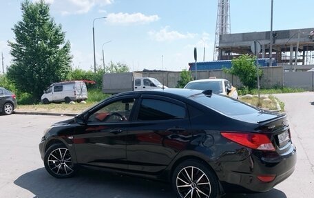 Hyundai Solaris II рестайлинг, 2011 год, 395 000 рублей, 2 фотография