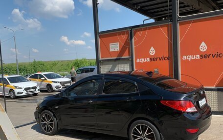 Hyundai Solaris II рестайлинг, 2011 год, 395 000 рублей, 4 фотография