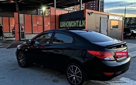 Hyundai Solaris II рестайлинг, 2011 год, 395 000 рублей, 10 фотография