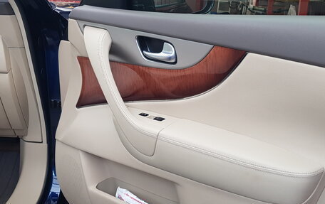 Infiniti QX70, 2016 год, 2 700 000 рублей, 12 фотография