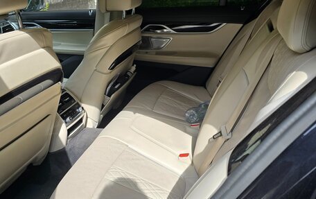 BMW 7 серия, 2016 год, 2 900 000 рублей, 4 фотография