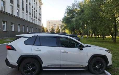 Toyota RAV4, 2020 год, 4 200 000 рублей, 2 фотография