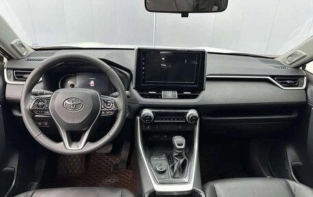 Toyota RAV4, 2020 год, 4 200 000 рублей, 8 фотография