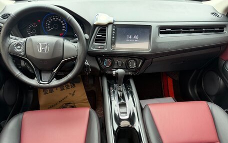 Honda Vezel, 2022 год, 1 610 000 рублей, 9 фотография