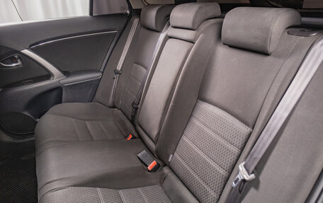 Toyota Avensis III рестайлинг, 2012 год, 1 429 000 рублей, 19 фотография